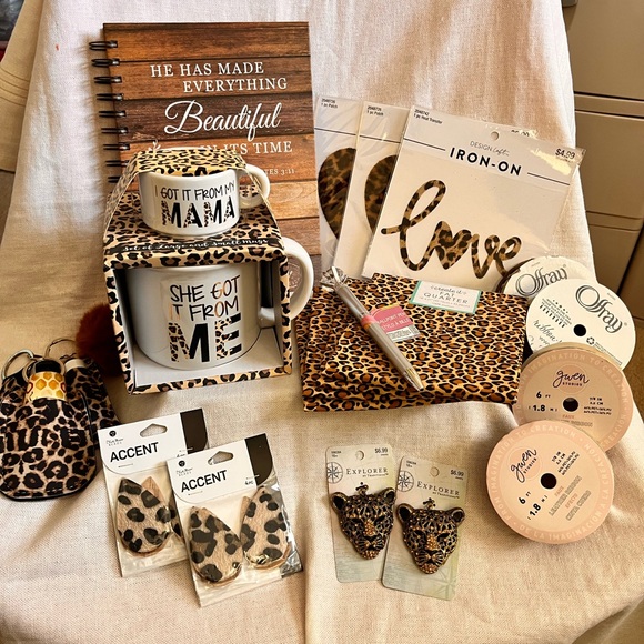 Leopard Print Gift Set with Mugs and Craft Bundle - Picture 1 of 9